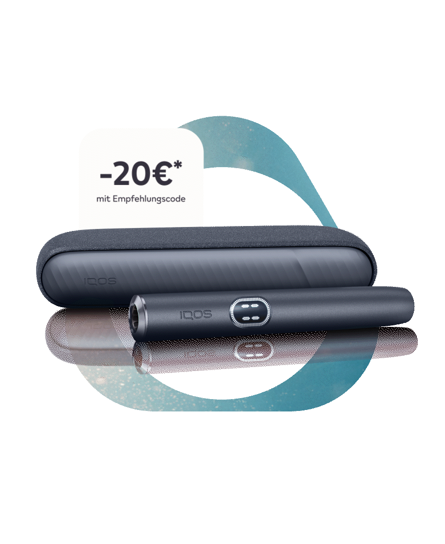Zwei IQOS ILUMA i Geräte vor einem grün-lila Hintergrund