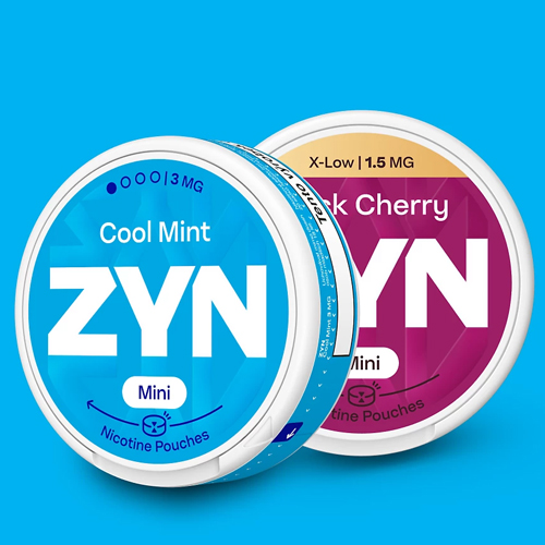 ZYN krabičky na modrém pozadí