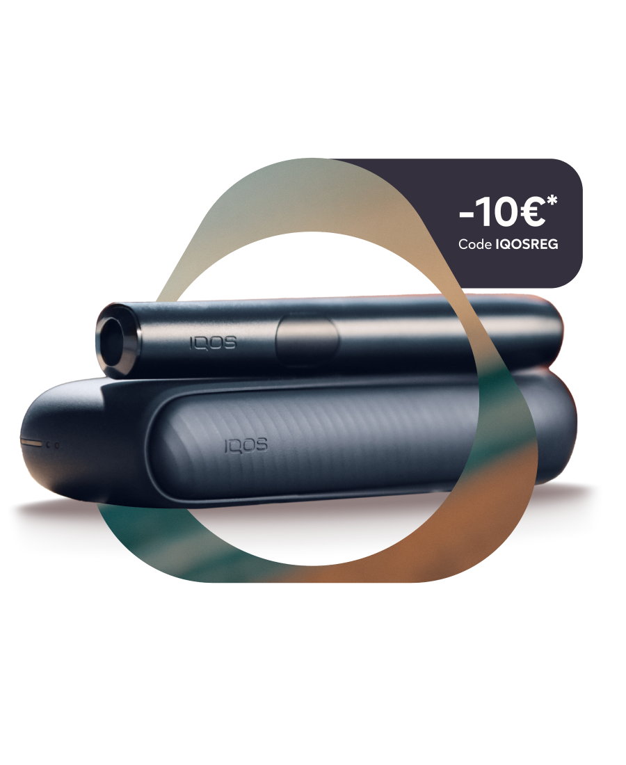 Zwei IQOS ILUMA i Geräte vor einem grün-lila Hintergrund