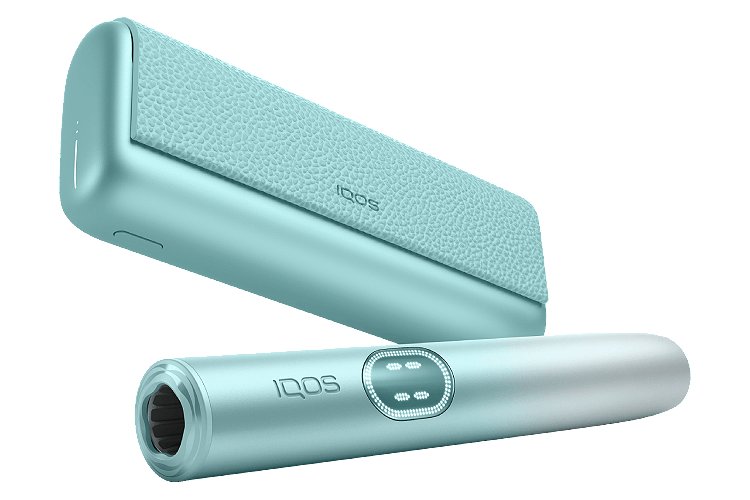 IQOS ILUMA i PRIME Holder & Pocket Charger in the color Breeze Blue.