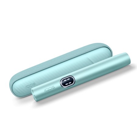 IQOS ILUMA ONE color lila, diseño portátil y minimalista, sobre fondo blanco.