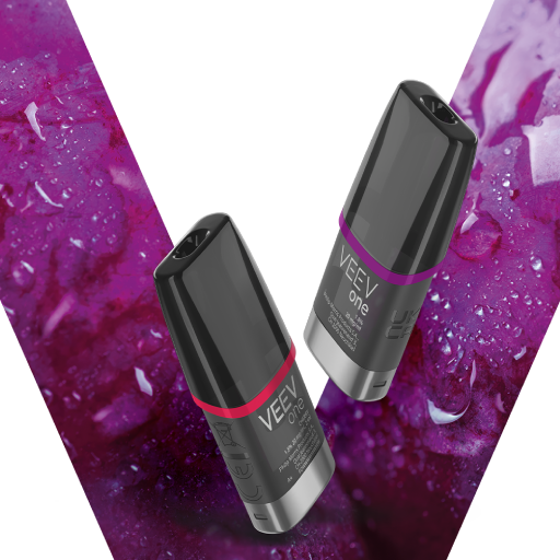 Kartón náplní TEREA AMBER, krabička ZYN COOL MINT a kartón náplní VEEV ONE MANGO na tyrkysovom pozadí