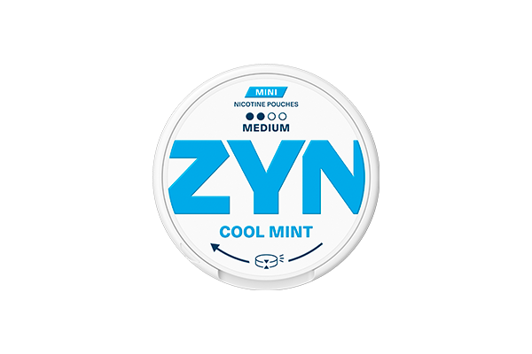 Krabička ZYN COOL MINT na svetlomodrom pozadí