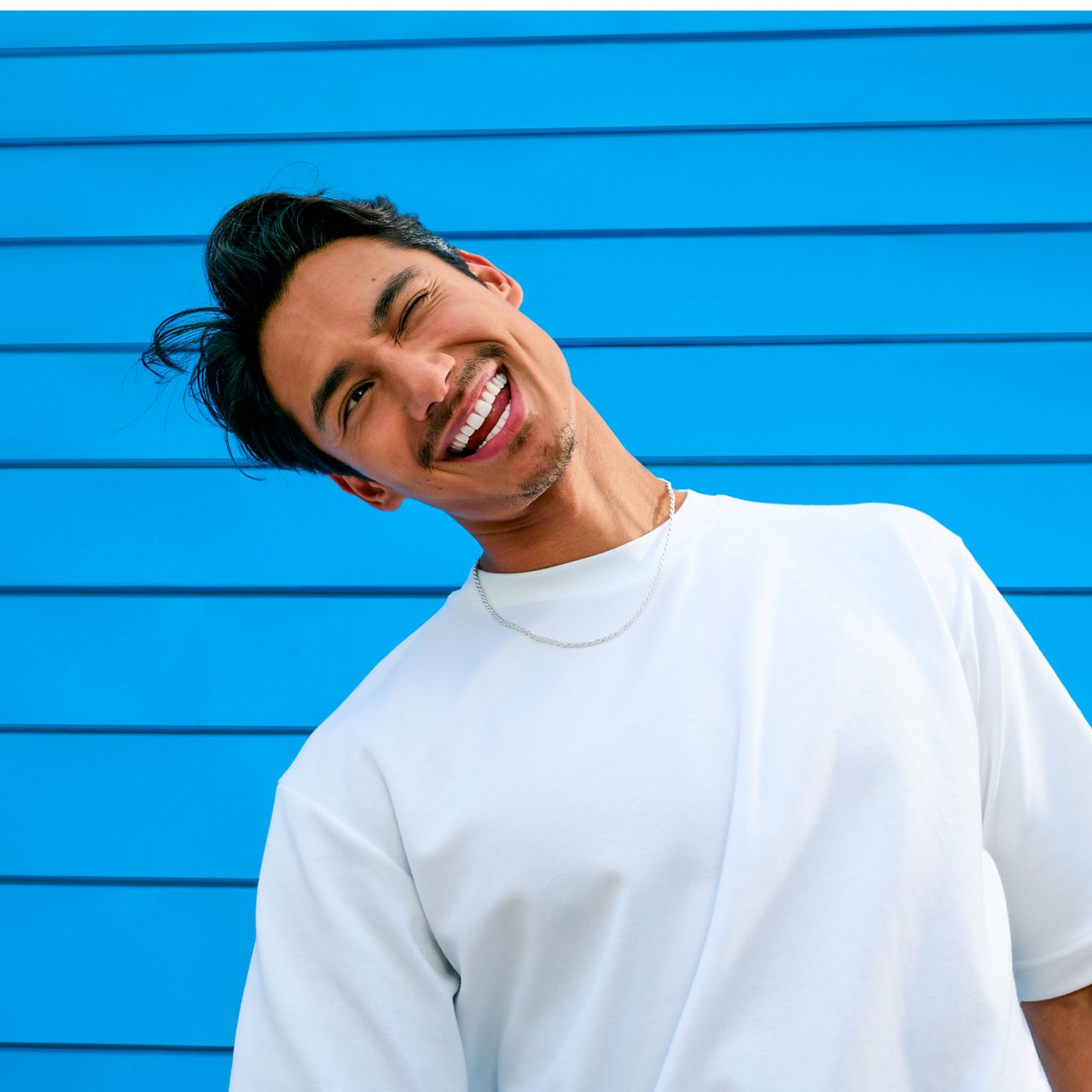 Man enjoying his nicotine pouch