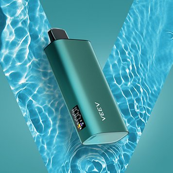 Un vape desechable&nbsp;VEEV now ULTRA&nbsp;sabor menta, en un fondo azul turquesa del logo VEEV. 
