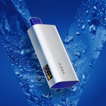 Un vape desechable&nbsp;VEEV now ULTRA&nbsp;sabor menta, en un fondo azul turquesa del logo VEEV. 
