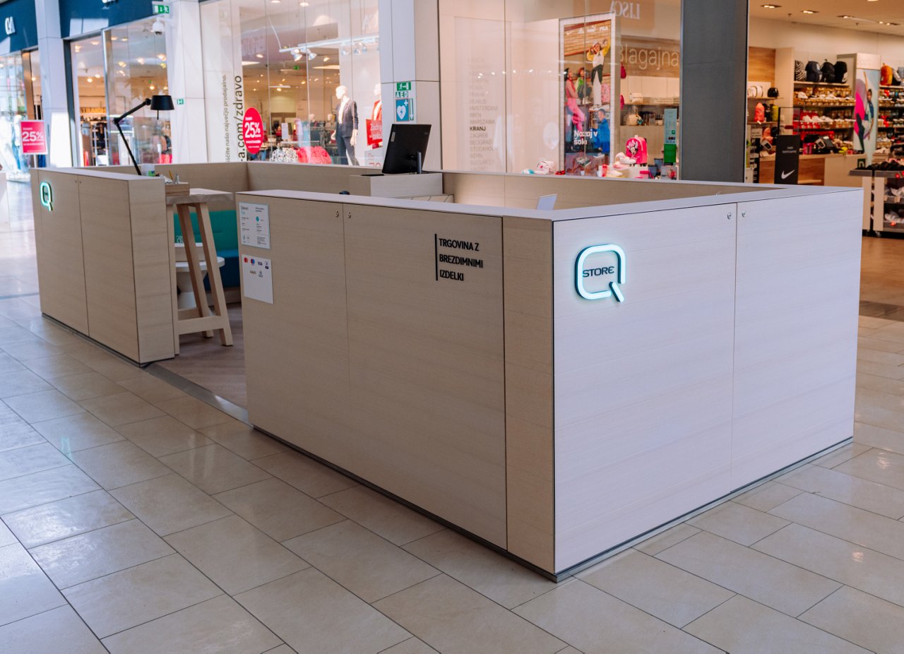 Trgovina z brezdimnimi izdelki Supernova Qlandia Kranj
