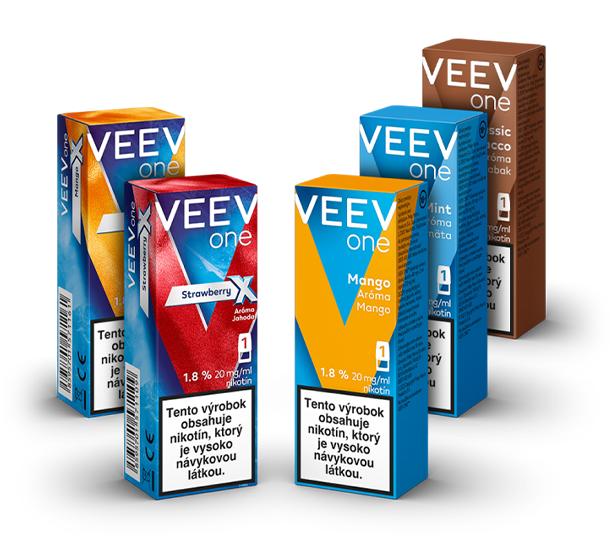 Krabičky náplní VEEV One a VEEV ONE X v rôznych príchutiach (mango, sea mint, blended tobacco, strawberry x a mango x) zobrazené na tvare V s farebnými prúdmi oranžovej, červenej a modrej pripomínajúcimi tekutinu a ľad na svetlo modrom a sivom pozadí.​