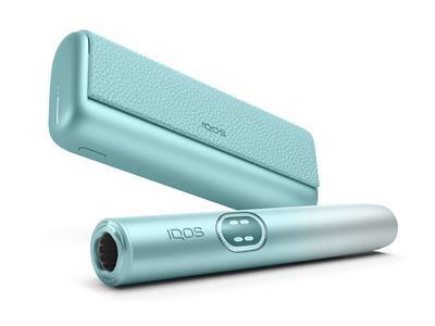 un IQOS ILUMA i PRIME color Breeze Blue