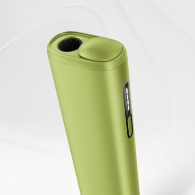 IQOS ILUMA i ONE in der Farbe Leaf Green