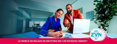 Lata de ZYN cool mint junto a un bolso y lentes.