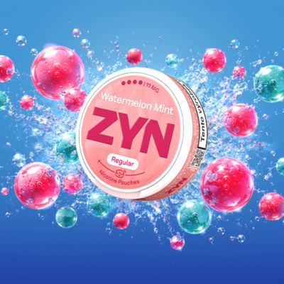 Krabička ZYN Watermelon Mint na modrém pozadí.