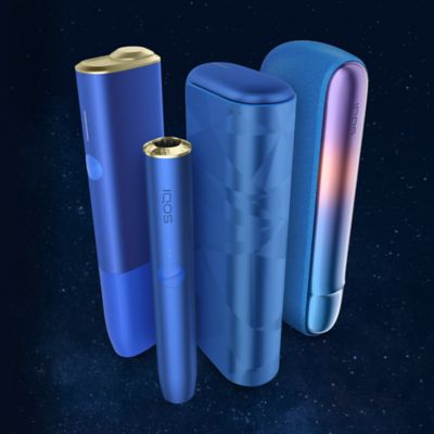 Zařízení IQOS ILUMA na vesmírném pozadí