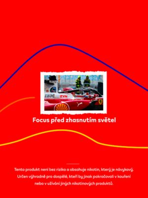 Fotka jezdce ve formuli na červeném pozadí