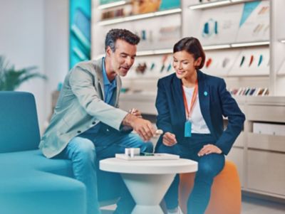 customer in iqos store