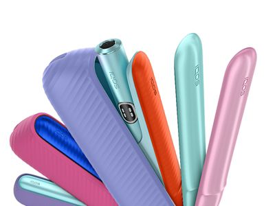IQOS ILUMA i mit Zubehör.