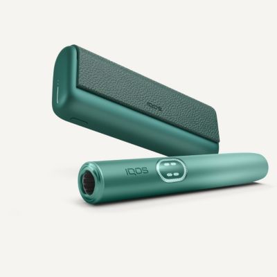 Držalo IQOS ILUMA I PRIME v Aspen Green pod žepnim polnilnikom