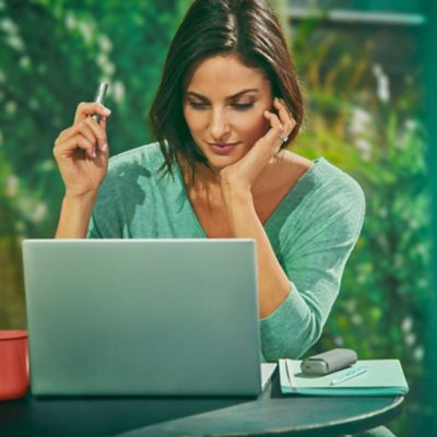 Persona registrando su IQOS