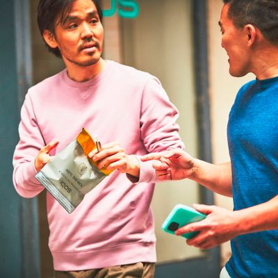 Comparison of cigarette butt and IQOS device.