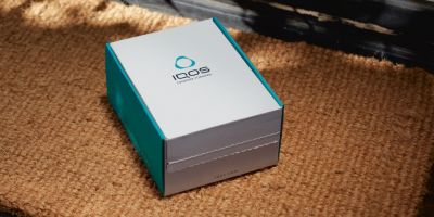 Eine IQOS Box wird geliefert.