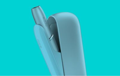 Appareil IQOS Originals Duo, chargeur de poche et heet stick.