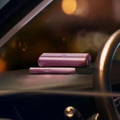IQOS ILUMA i PRIME v avtu