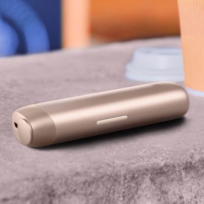 Zařízení Lil SOLID na šedém ubruse