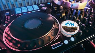 ZYN can on a DJ Set