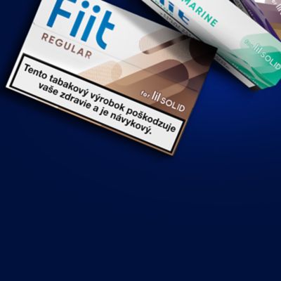 Krabičky Fiit na modrom pozadí.