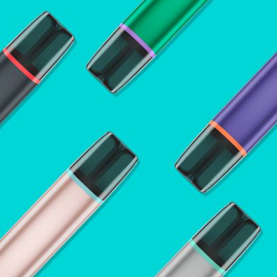 VEEV ONE rôznych príchutí na tyrkysovom pozadí.