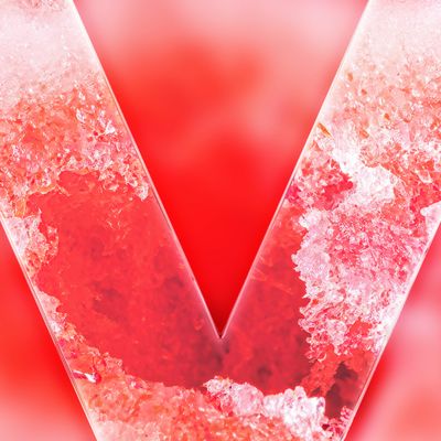 VEEV inPRIME náplně Strawberry na červeném pozadí