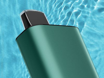 Primer plano de la boquilla de vapeo VEEV NOW sobre un fondo rosa