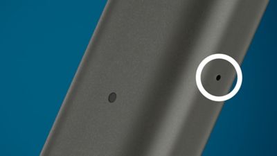 Imagen fija en video del orificio de entrada del vape VEEV NOW en el costado del dispositivo