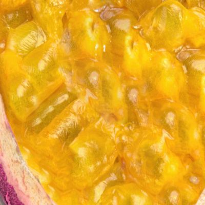 VEEV ONE Passionfruit, Kiwi, Guava na žlutém pozadí