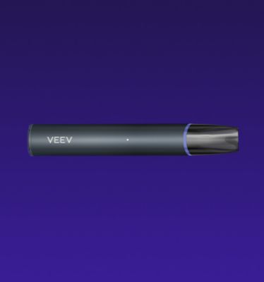 VEEV now ULTRA disposable vaping device lengthways with blue ring around the mouthpiece 