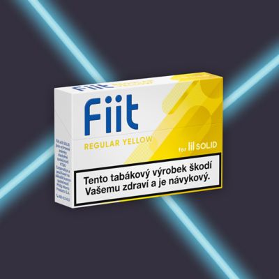 Tabáková náplň Fiit na tmavém pozadí.