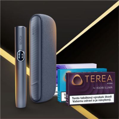 Zařízení IQOS ILUMA i ONE a 3 krabičky náplní TEREA na černém pozadí
