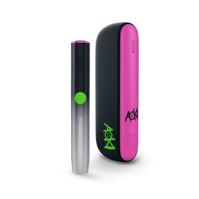 Růžové zařízení IQOS ILUMA x Steve Aoki 10 Year Edition 