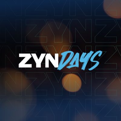 Nápis ZYN DAYS na hnědém pozadí