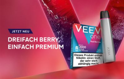 Pack VEEV ONE Pods Red Berries vor einem roten Hintergrund