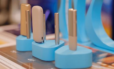 IQOS Geräte auf einem Aussteller