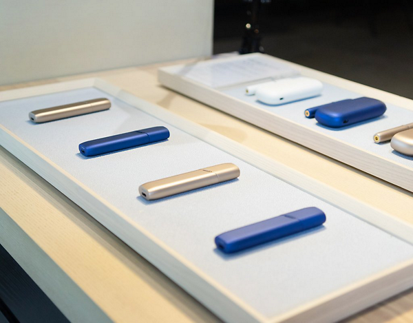 IQOS Kiosk Djournal Galaxy Mall Galaxy Mall 3. Ground Floor. Lobby North West. Pintu 11, Jl. Dr. Ir. H. Soekarno No.178, Mulyorejo, Kec. Mulyorejo, Kota SBY, Jawa Timur 60115,  Djournal Galaxy Mall, Surabaya, 60115